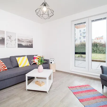 Karolina - 4kk, Garden Terrace, Free Parking Apartment *