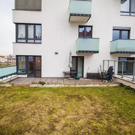Karolina - 4kk, Garden Terrace, Free Parking Apartment