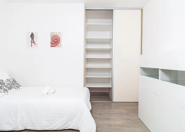 Karolina - 4kk, Garden Terrace, Free Parking 公寓 俄斯特拉发