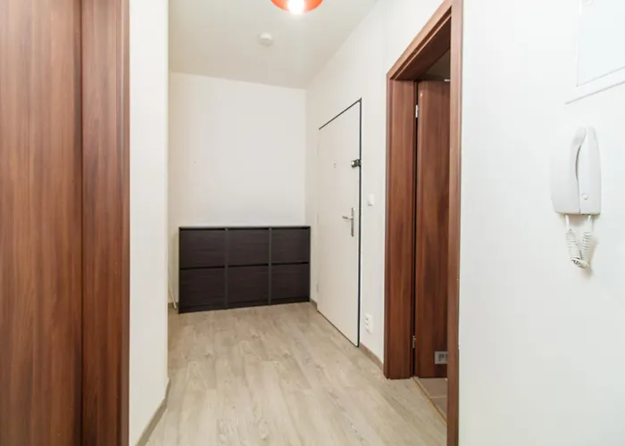 公寓 Karolina - 4kk, Garden Terrace, Free Parking *