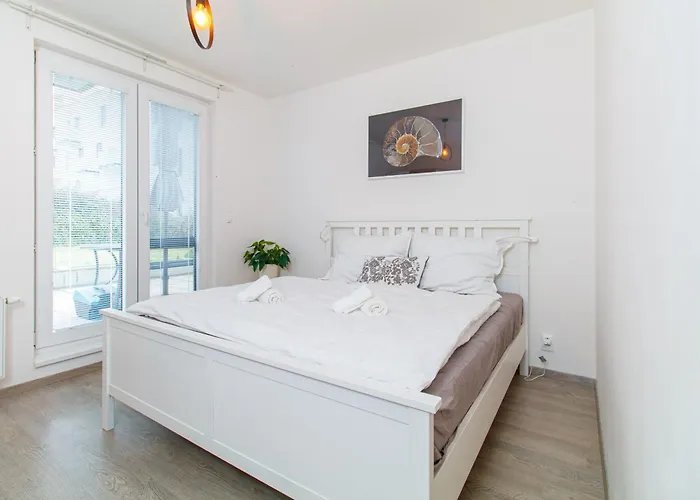 公寓 Karolina - 4kk, Garden Terrace, Free Parking *
