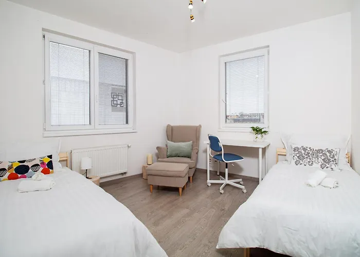 Karolina - 4kk, Garden Terrace, Free Parking 公寓 俄斯特拉发