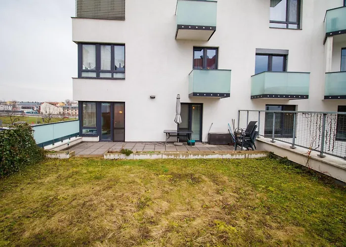 Karolina - 4kk, Garden Terrace, Free Parking 公寓